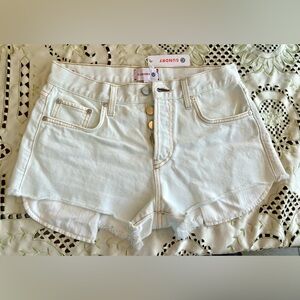 Sundry Light Wash 27 Denim Button-Fly Shorts / peakaboo white pocket / ♥️ logo